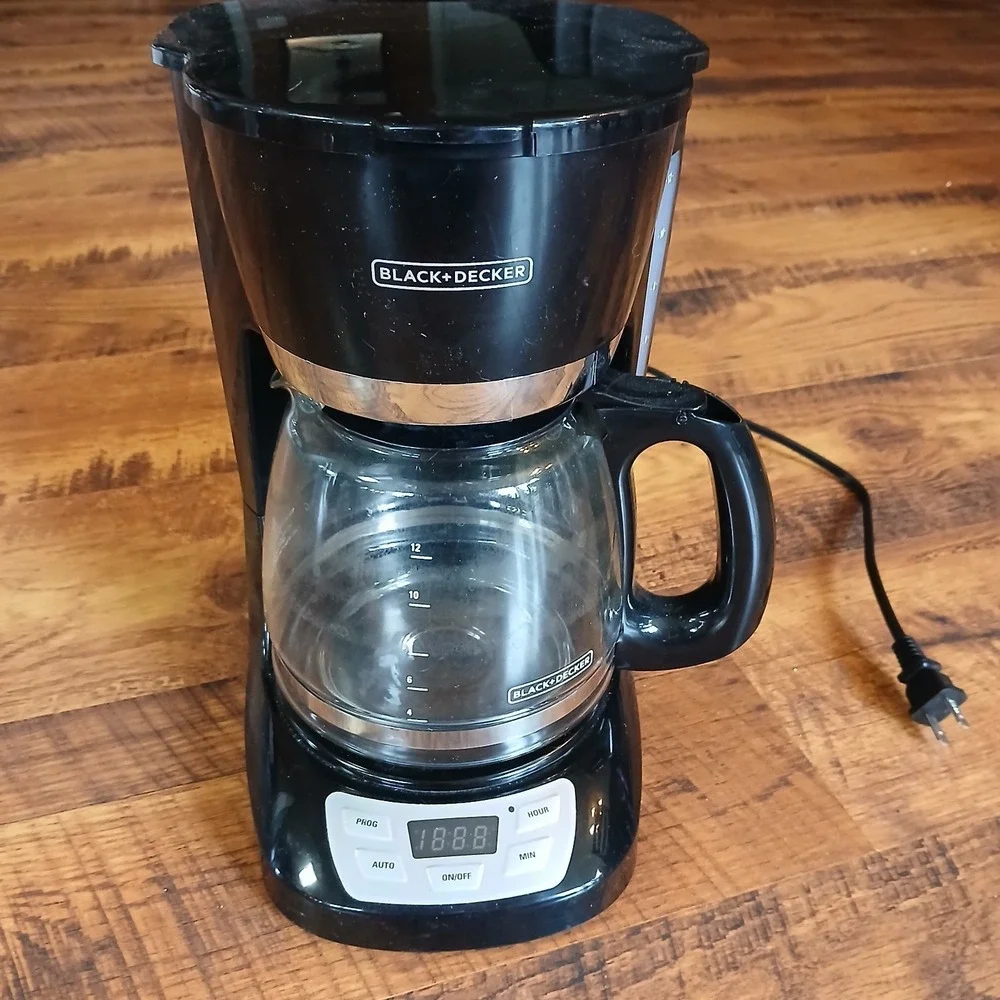 BLACK+DECKER 12-Cup QuickTouch Programmable Coffee Maker Black CM1060B Tested